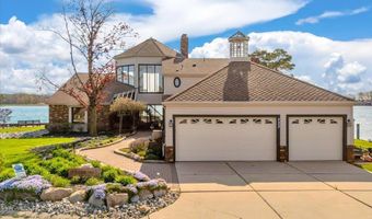 523 Lathrop Ave, Algonac, MI 48001