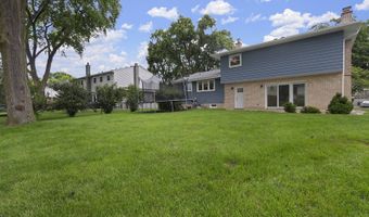 2003 E Lillian Ln, Arlington Heights, IL 60004