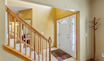 1250 Orchard Glen Dr, Amherst, OH 44001
