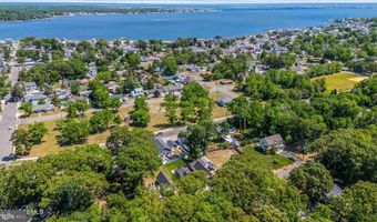 375 E BARNEGAT Ave, Bayville, NJ 08721
