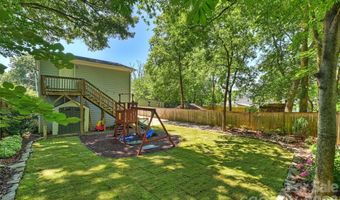 1617 Hawthorne Ln, Charlotte, NC 28205