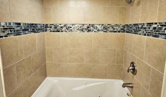 861 Oak Crst, Baxter Springs, KS 66713