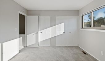 747 Peninsula Ct, Ann Arbor, MI 48105