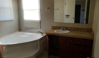 754 Kayroe Rd, Adkins, TX 78101