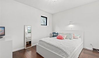 401 River Ln, Anoka, MN 55303