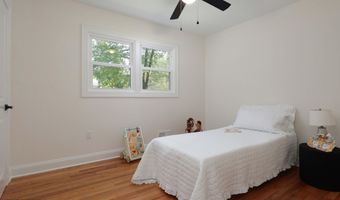 76 Swartzel Dr, Middletown, NJ 07748