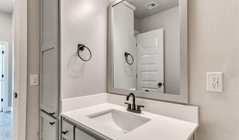 913 SW 141st St, Oklahoma City, OK 73170