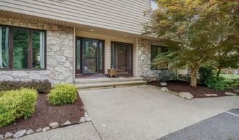 222 Cherokee Rd, Andover, NJ 07848