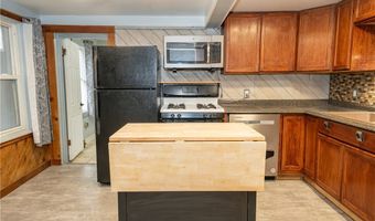 29 York St, Angola, NY 14006