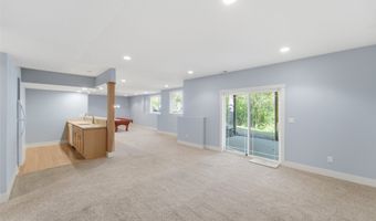 820 Greenwood Hills Dr, Adel, IA 50003