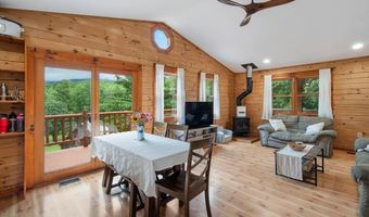 46 Log Cabin Dr, Cambridge, VT 05465