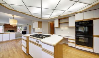 3682 Tanglewood Ct, Ann Arbor, MI 48105