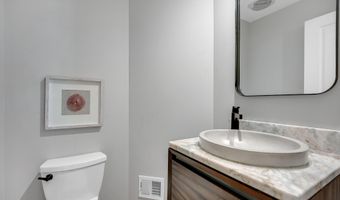 1818 POTOMAC GREENS Dr, Alexandria, VA 22314