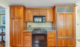 13 Carmel Rd, Andover, MA 01810