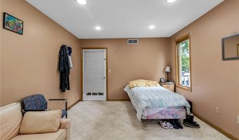 25 Fifth Ave, Amherst, NY 14221