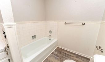 19 Skyline Dr, Adrian, MO 64720