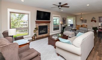 312 NE Pinehurst Cir, Ankeny, IA 50021