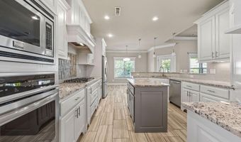 702 SE Eaton St, Bentonville, AR 72712