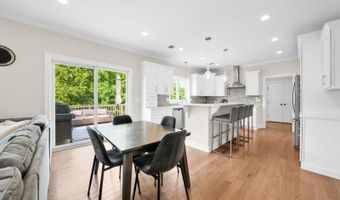 8 A Mason Ave, Bayonne, NJ 07035