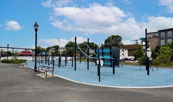 32 KELLY Pkwy, Bayonne, NJ 07002