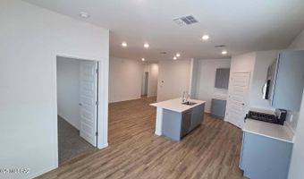 1034 S Chatfield Ave, Vail, AZ 85641