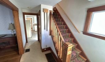 208 7th St, Bangor, ME 04401