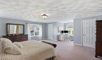23 BERNON Dr, Lincoln, RI 02865
