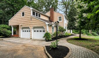 44 Tall Tree Rd, Middletown, NJ 07748