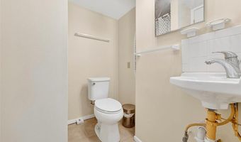 9828 Whitcomb Ln, Affton, MO 63123