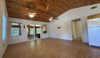 6257 E Calvertville Rd, Bloomfield, IN 47424