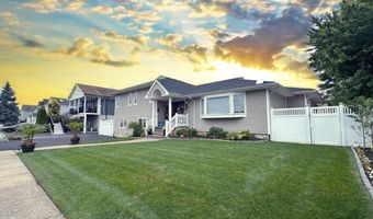 59 Western Concourse, Amity Harbor, NY 11701
