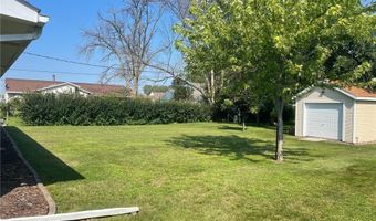1805 10th Pl NE, Austin, MN 55912