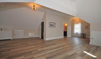 1366 Essex St, Bangor, ME 04401