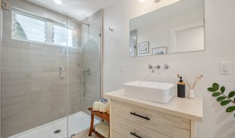 244 Awakea Rd, Kailua, HI 96734