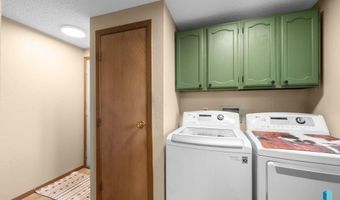 404 Jefferson Dr, Alcester, SD 57001
