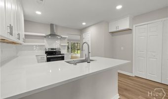110 Willeford Dr, Savannah, GA 31411