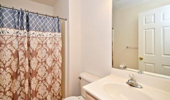 5631 STONECROFT Ln, Allentown, PA 18106