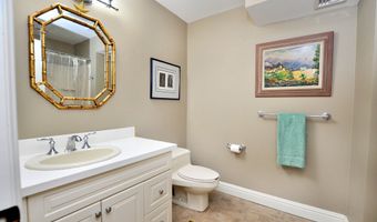 2 Schuyler Ln 2, Bloomfield, CT 06002
