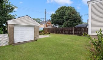 19 County St, Newport, RI 02840