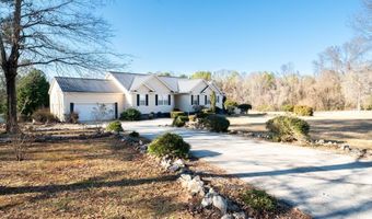 521 N Calhoun Shores Pkwy, Calhoun Falls, SC 29628
