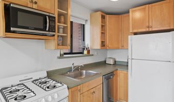 1581 N COLONIAL Ter 201-X, Arlington, VA 22209