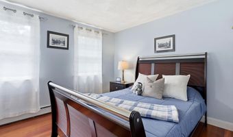 4 Hunters Rd, Bedford, NH 03110