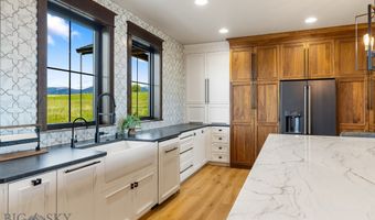 200 Miller Point Pl, Belgrade, MT 59714
