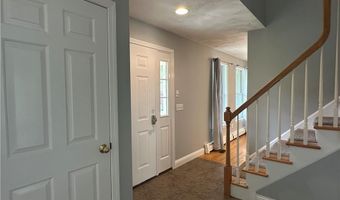 8 Linden St, Bristol, RI 02809