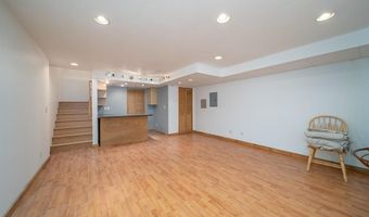 572 Smithfield Rd 8, North Providence, RI 02904