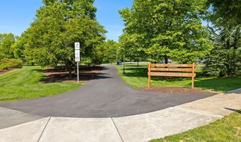 2550 FARMSTEAD Dr, Rockville, MD 20850