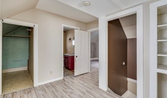 8 2nd St, Alexandria Bay, NY 13607