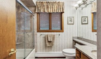 4 Wilbur Rd, Lincoln, RI 02865