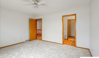 803 Clearwater Cir, Beatrice, NE 68310