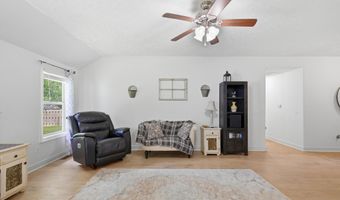 1027 Nickolas St, Aurora, MO 65605